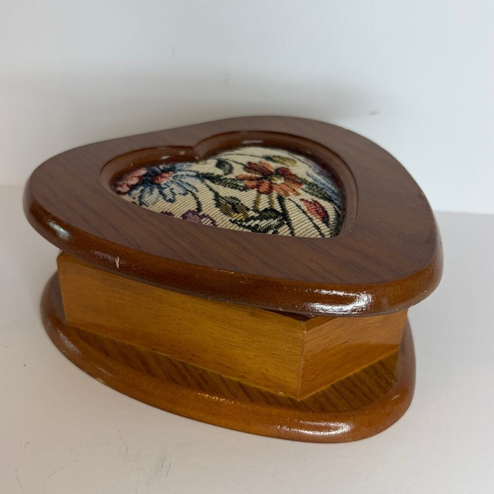 Vintage Heart Shaped Wooden Jewelry Box Floral Needlepoint Trinket Box - Picture 6 of 7